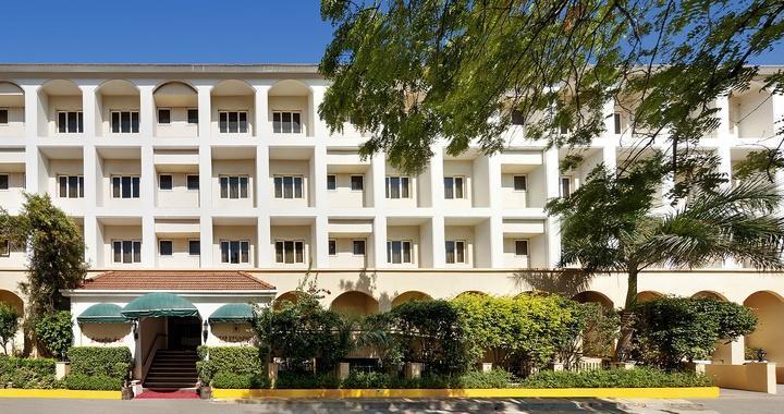 Отель The Residency Karur Экстерьер фото