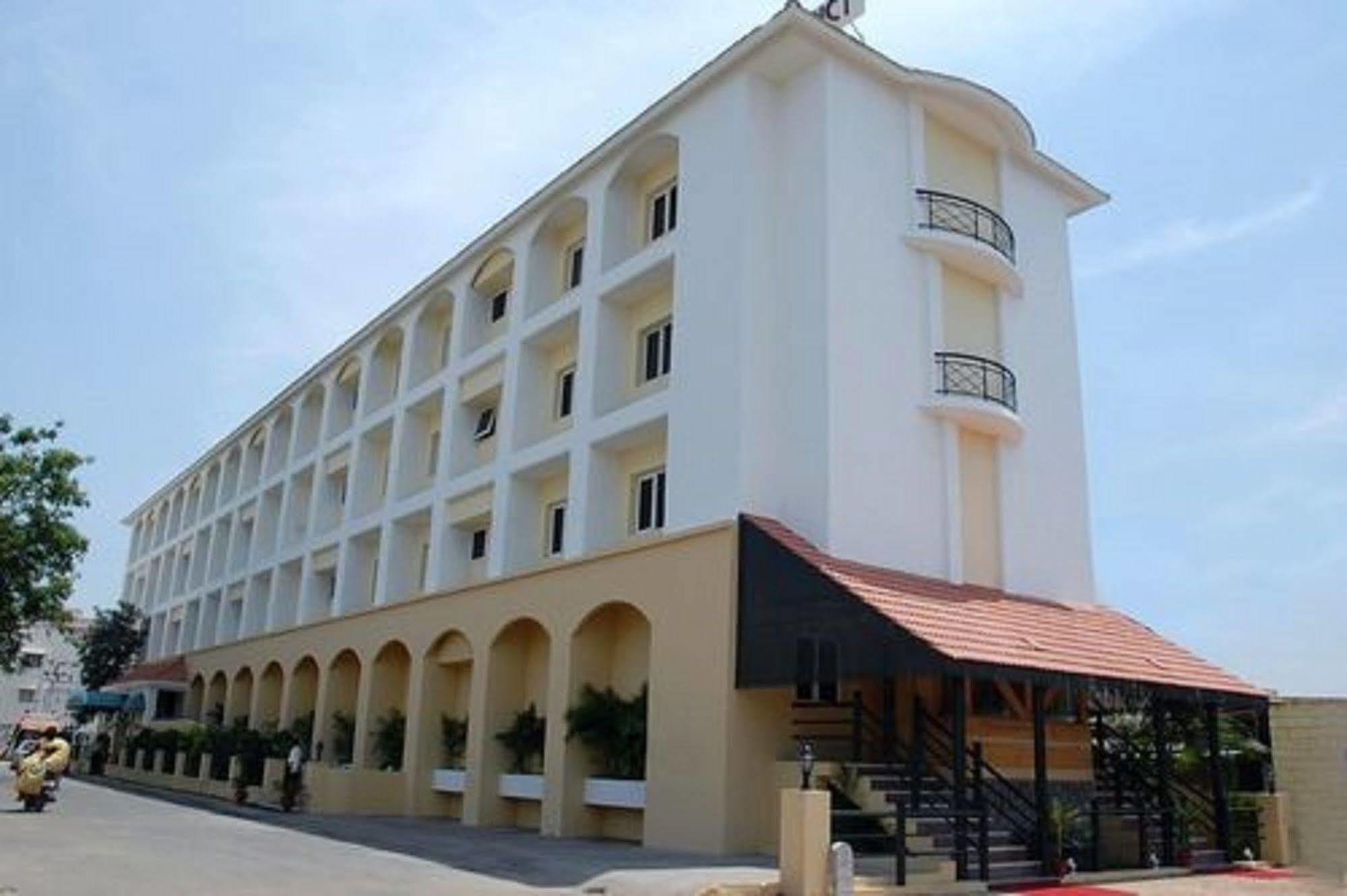 Отель The Residency Karur Экстерьер фото
